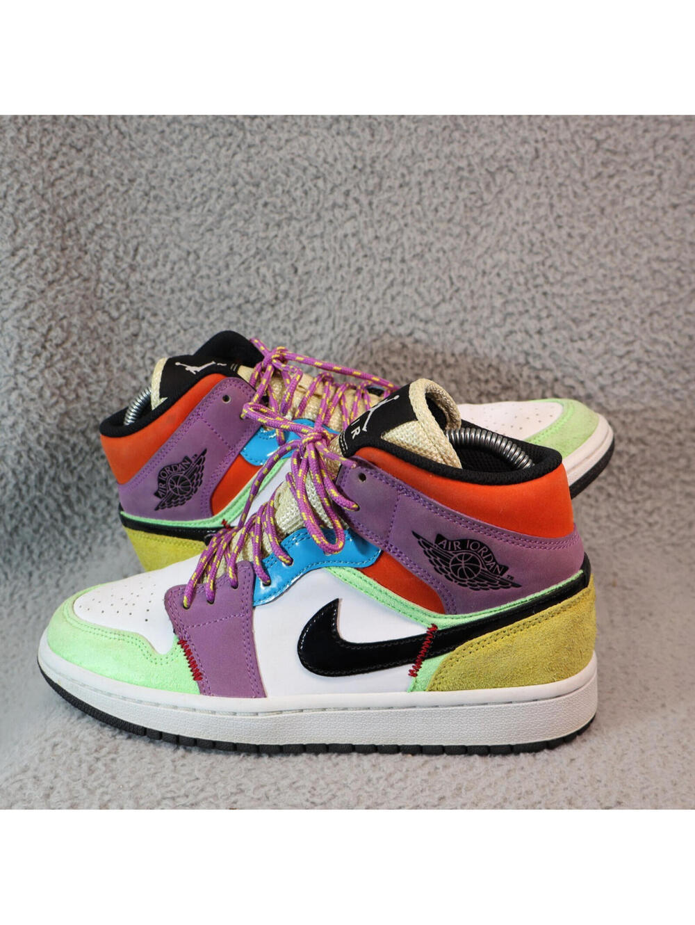 Nike Air Jordan 1 Mid SE 'Lightbulb' CW1140-100 women sz 7.5